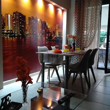 Daire Elena's House *